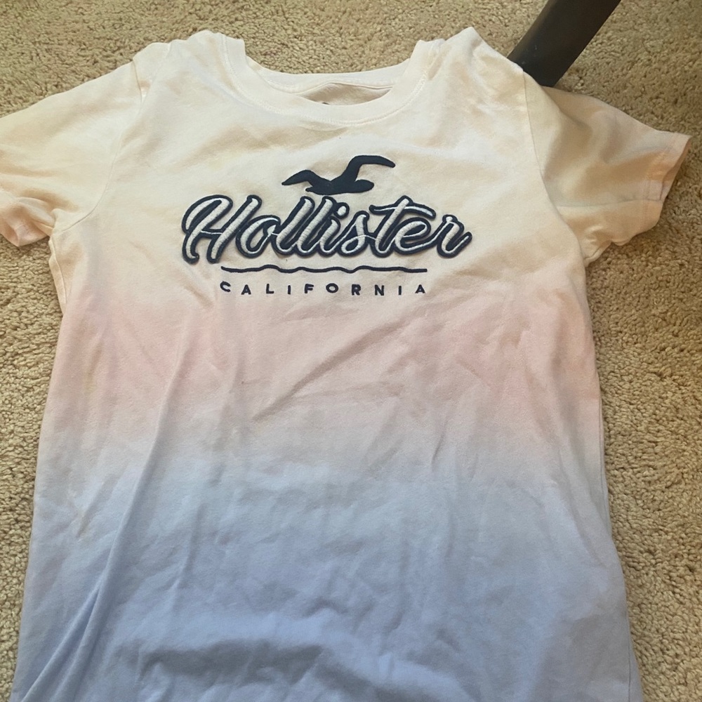 xs hollister tee